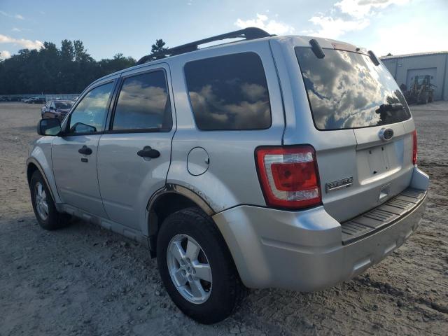 1FMCU9D71BKA36005 - 2011 FORD ESCAPE XLT SILVER photo 2