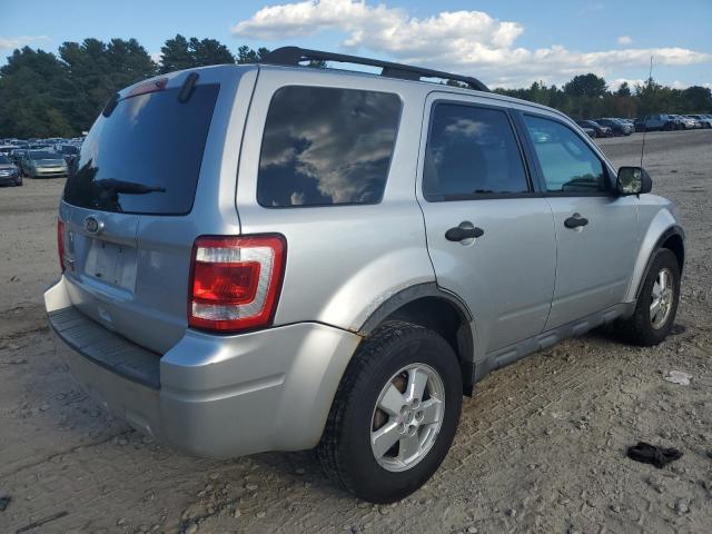 1FMCU9D71BKA36005 - 2011 FORD ESCAPE XLT SILVER photo 3