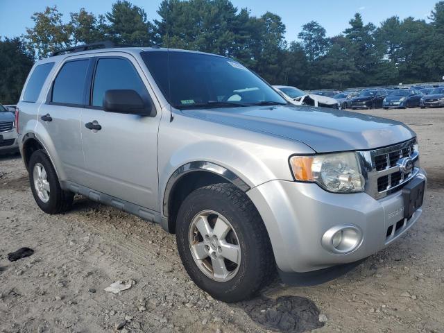 1FMCU9D71BKA36005 - 2011 FORD ESCAPE XLT SILVER photo 4