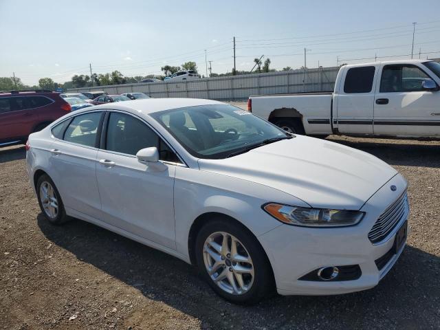 3FA6P0HR0DR328376 - 2013 FORD FUSION SE თეთრი ფოტო 4