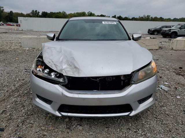 1HGCR2F32DA053560 - 2013 HONDA ACCORD LX 银色 照片 5