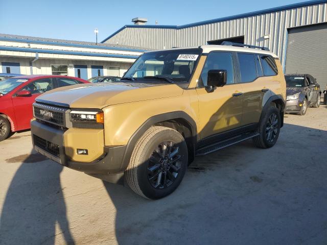 JTEABFAJ8SK040371 - 2025 TOYOTA LAND CRUIS BASE GOLD photo 1