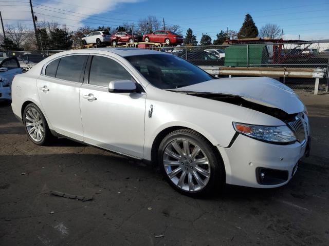 1LNHL9FT0AG603129 - 2010 LINCOLN MKS WHITE photo 4