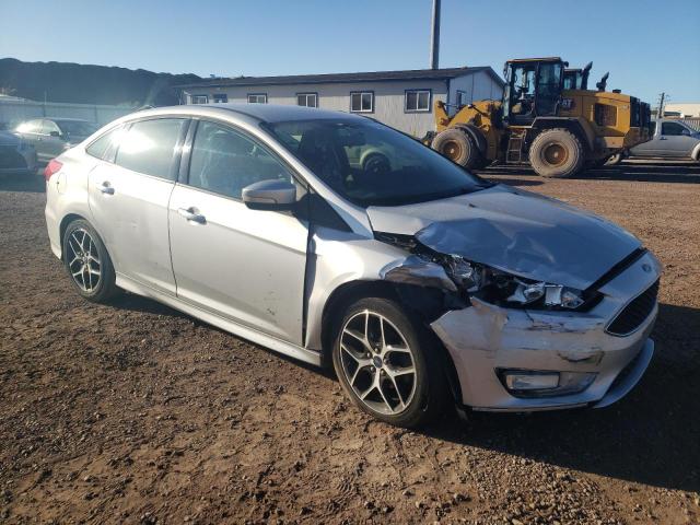 1FADP3F21GL221564 - 2016 FORD FOCUS SE SILVER photo 4