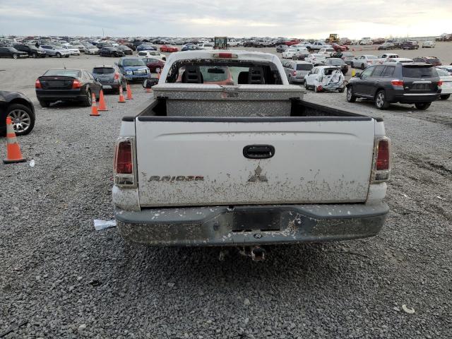 1Z7HC22K57S174136 - 2007 MITSUBISHI RAIDER LS WHITE photo 6