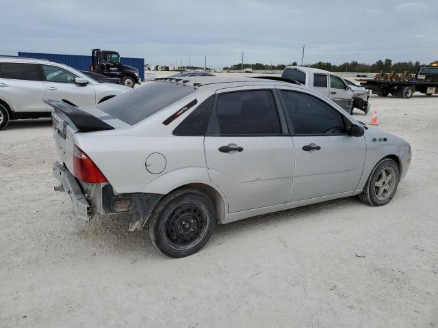 1FAFP34N97W192318 - 2007 FORD FOCUS ZX4 SILVER photo 3