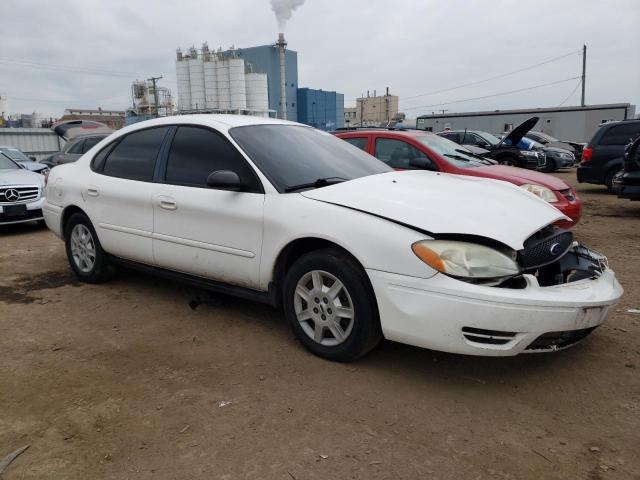 1FAFP53U15A297207 - 2005 FORD TAURUS SE WHITE photo 4