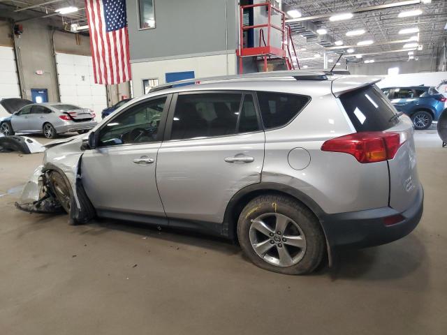 2T3RFREVXFW239798 - 2015 TOYOTA RAV4 XLE SILVER photo 2