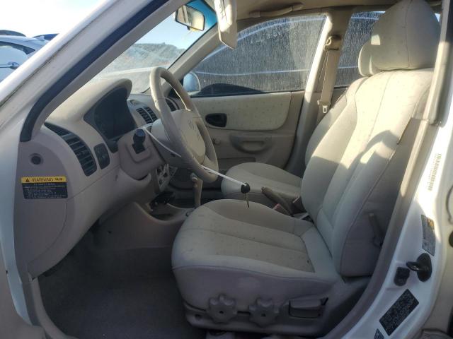 KMHCG45C55U616484 - 2005 HYUNDAI ACCENT GL WHITE photo 7