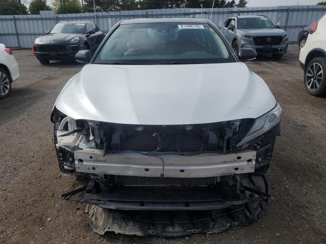 4T1B61HKXJU126522 - 2018 TOYOTA CAMRY XSE WHITE photo 5