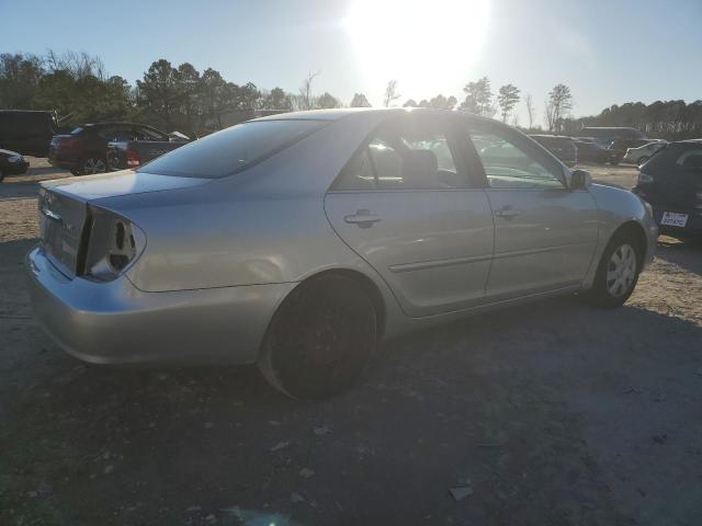 JTDBE32K330161537 - 2003 TOYOTA CAMRY LE SILVER photo 3