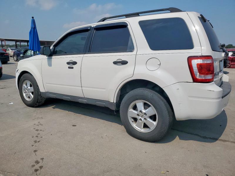 1FMCU9D73BKB19970 - 2011 FORD ESCAPE XLT WHITE photo 2