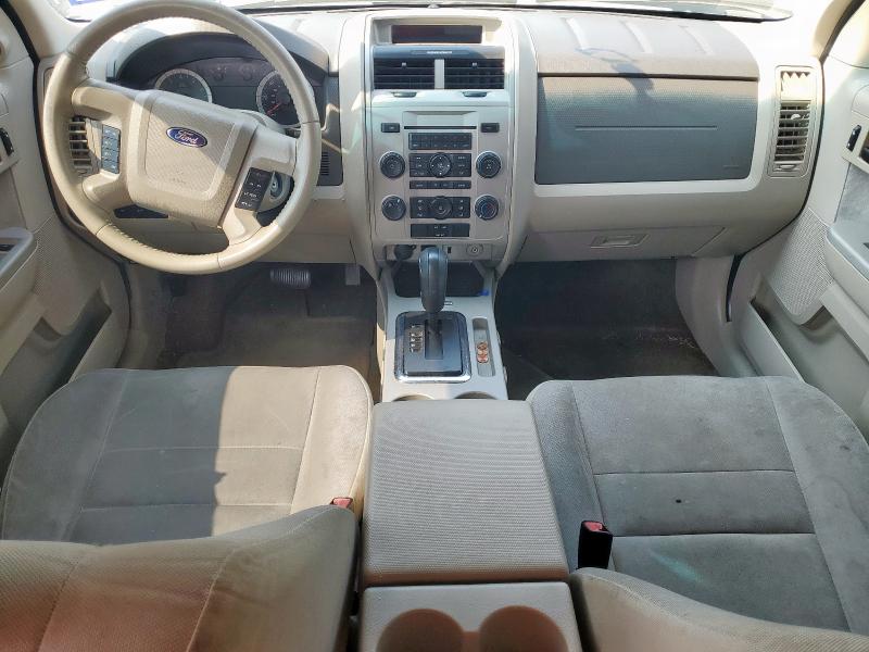 1FMCU9D73BKB19970 - 2011 FORD ESCAPE XLT WHITE photo 8