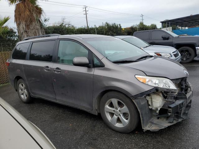 5TDKK3DC9GS718582 - 2016 TOYOTA SIENNA LE GRAY photo 4