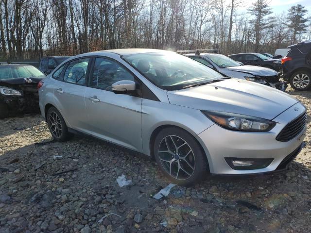 1FADP3FE6HL289533 - 2017 FORD FOCUS SE SILVER photo 4