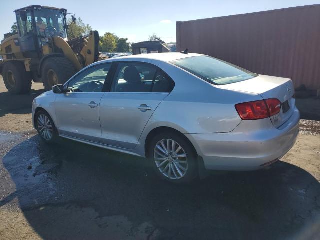3VWLZ7AJXBM380187 - 2011 VOLKSWAGEN JETTA SEL SILVER photo 2