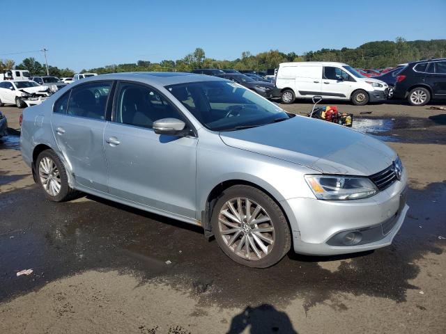 3VWLZ7AJXBM380187 - 2011 VOLKSWAGEN JETTA SEL SILVER photo 4