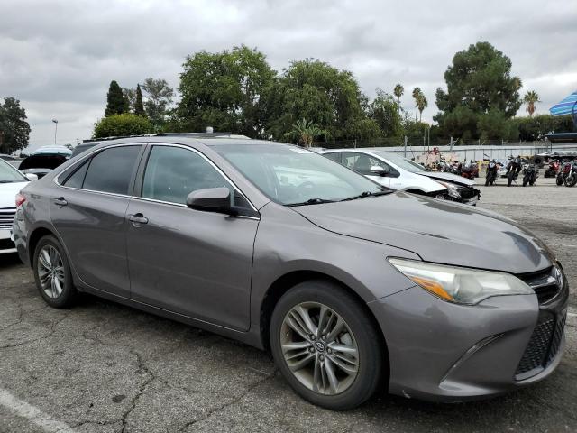 4T1BF1FK1HU299875 - 2017 TOYOTA CAMRY LE GRAY photo 4