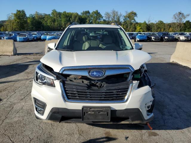 JF2SKASC6LH497501 - 2020 SUBARU FORESTER LIMITED WHITE photo 5