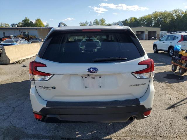 JF2SKASC6LH497501 - 2020 SUBARU FORESTER LIMITED WHITE photo 6