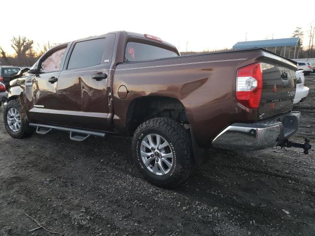 5TFEW5F14GX192865 - 2016 TOYOTA TUNDRA CREWMAX SR5 BROWN photo 2