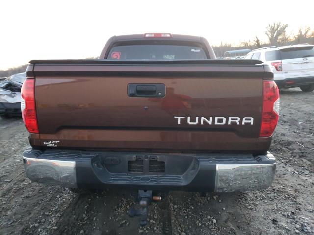 5TFEW5F14GX192865 - 2016 TOYOTA TUNDRA CREWMAX SR5 BROWN photo 6