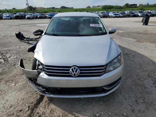 1VWAH7A36CC088728 - 2012 VOLKSWAGEN PASSAT S Արծաթագույն լուսանկար 5
