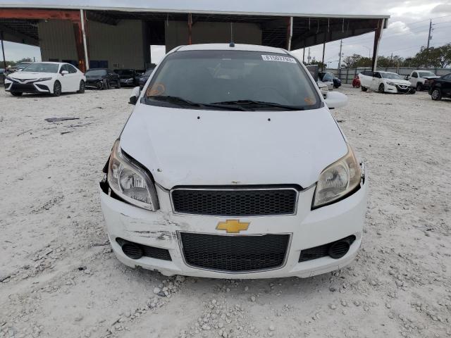 KL1TD6DE1BB133276 - 2011 CHEVROLET AVEO LS WHITE photo 5