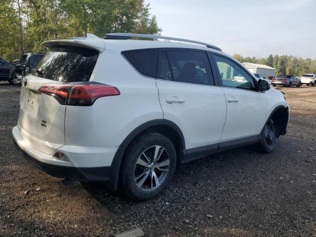 2T3BFREV9JW853378 - 2018 TOYOTA RAV4 LE Weiß Foto 3