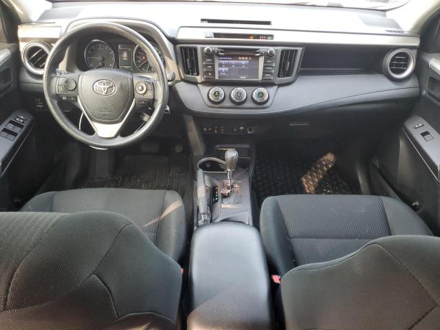 2T3BFREV9JW853378 - 2018 TOYOTA RAV4 LE Weiß Foto 8