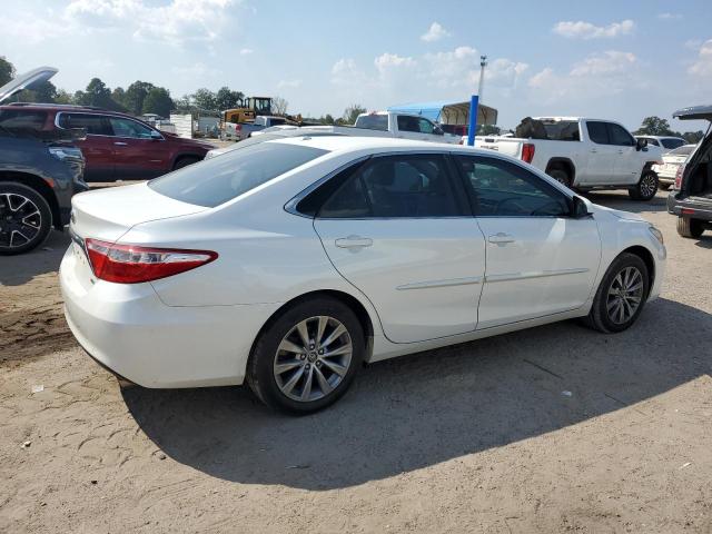 4T1BF1FK7HU692196 - 2017 TOYOTA CAMRY LE WHITE photo 3