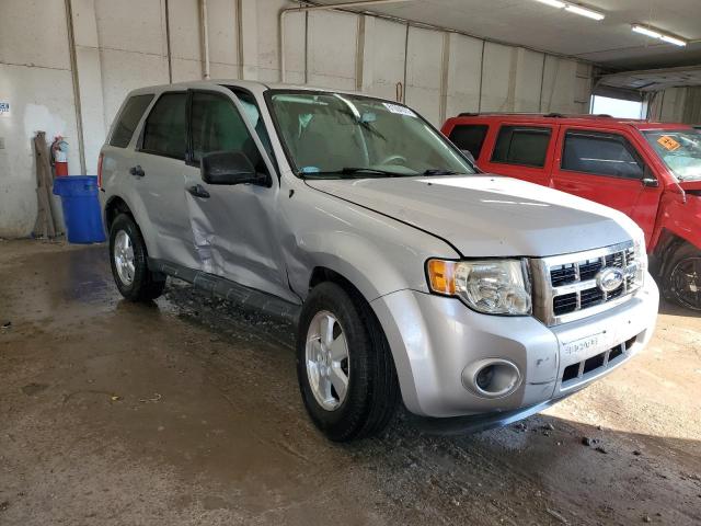 1FMCU0C73CKC75263 - 2012 FORD ESCAPE XLS SILVER photo 4