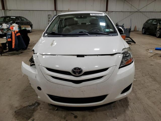 JTDBT923774002309 - 2007 TOYOTA YARIS WHITE photo 5