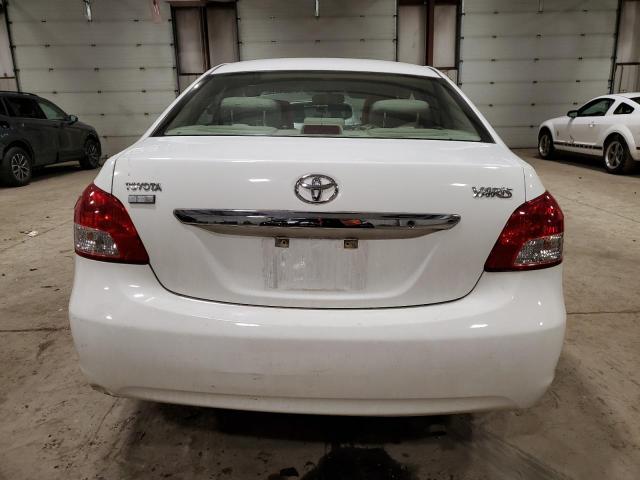 JTDBT923774002309 - 2007 TOYOTA YARIS WHITE photo 6