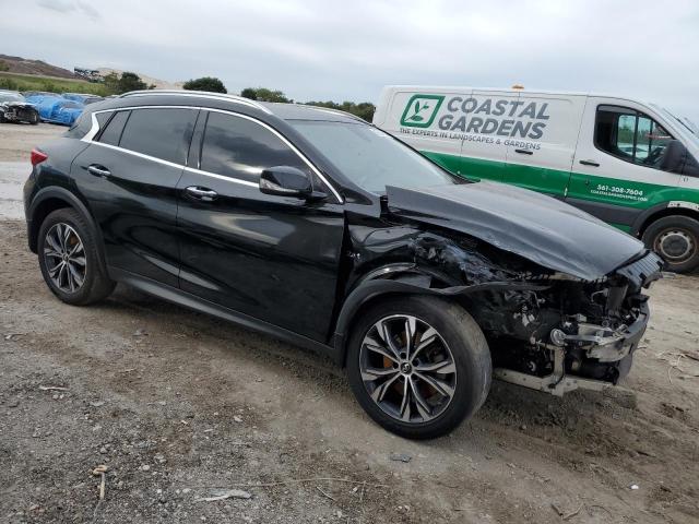 SJKCH5CR1HA032570 - 2017 INFINITI QX30 BASE Schwarz Foto 4