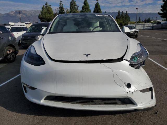 7SAYGAEE4RF176544 - 2024 TESLA MODEL Y Beyaz fotoğraf 5