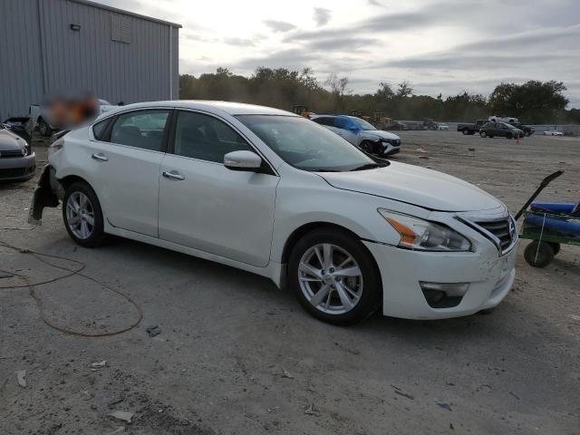 1N4AL3AP1DC273080 - 2013 NISSAN ALTIMA 2.5 WHITE photo 4