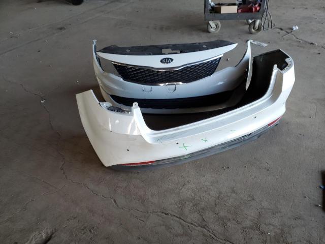 5XXGT4L32JG195442 - 2018 KIA OPTIMA LX WHITE photo 12