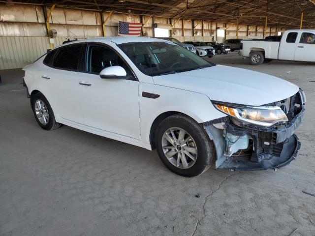 5XXGT4L32JG195442 - 2018 KIA OPTIMA LX WHITE photo 4
