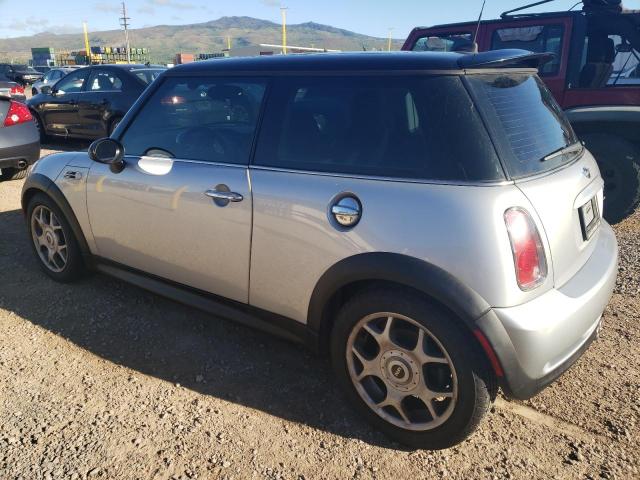 WMWRE33556TJ48635 - 2006 MINI COOPER S GRAY photo 2