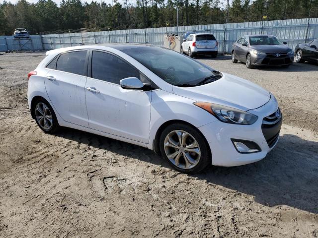 KMHD35LH6EU199249 - 2014 HYUNDAI ELANTRA GT WHITE photo 4