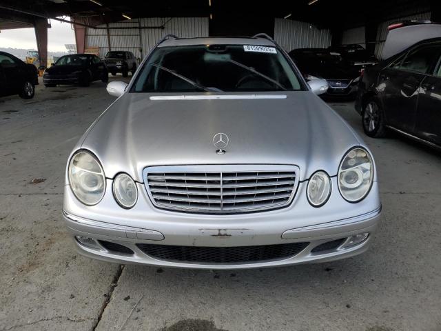 WDBUH65J74A491504 - 2004 MERCEDES-BENZ E 320 银色 照片 5