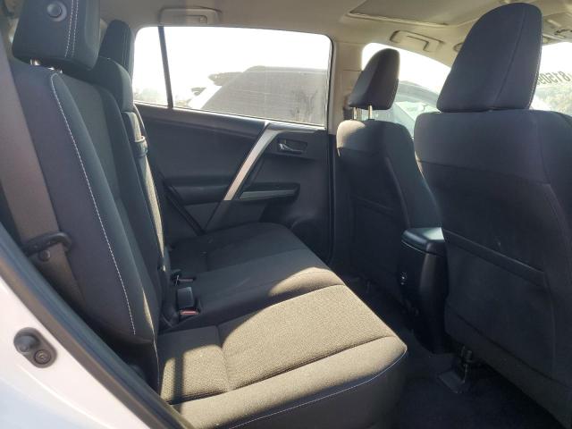 JTMRJREV7HD124798 - 2017 TOYOTA RAV4 HV LE Blanc photo 11