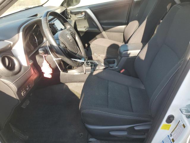 JTMRJREV7HD124798 - 2017 TOYOTA RAV4 HV LE Blanc photo 7