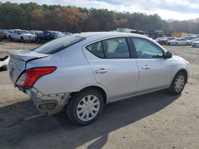 3N1CN7AP0JK439618 - 2018 NISSAN VERSA S SILVER photo 3