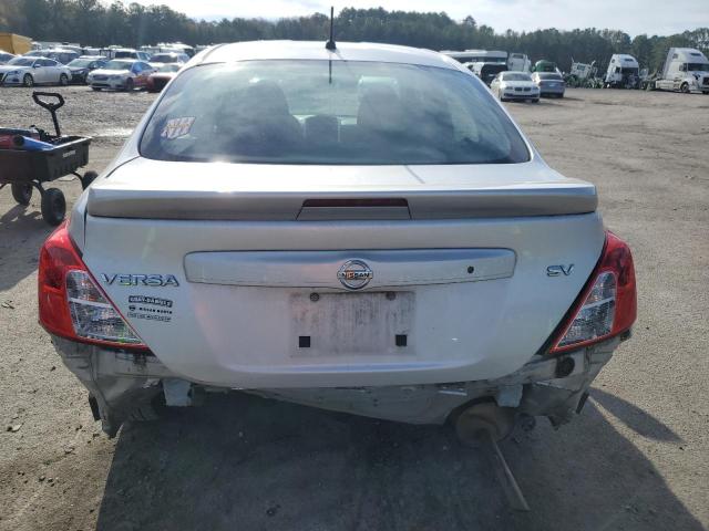 3N1CN7AP0JK439618 - 2018 NISSAN VERSA S SILVER photo 6