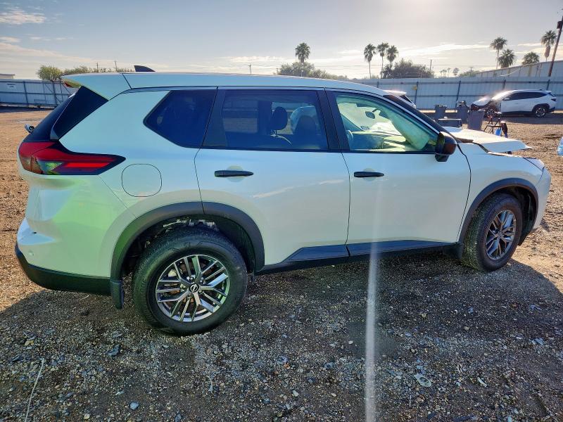 5N1BT3AA7RC740368 - 2024 NISSAN ROGUE S WHITE photo 3