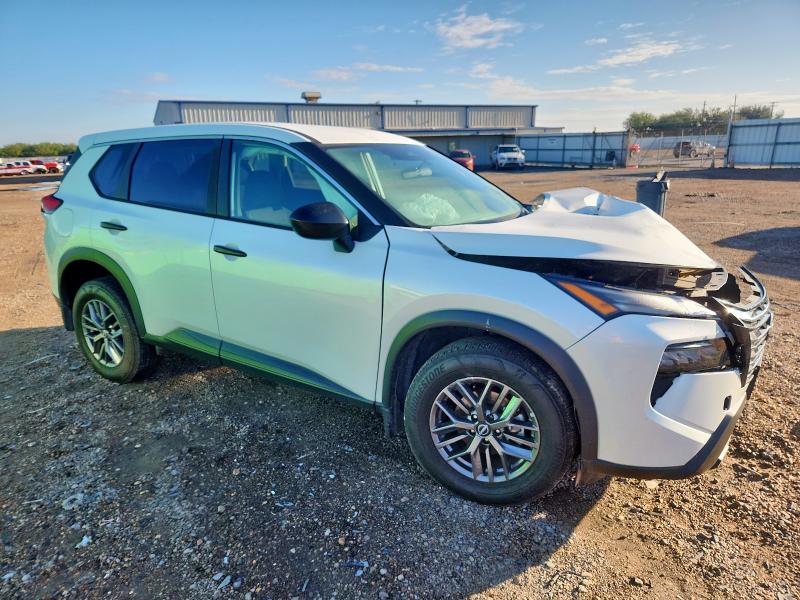 5N1BT3AA7RC740368 - 2024 NISSAN ROGUE S WHITE photo 4