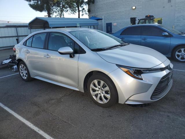 5YFB4MDE4SP260128 - 2025 TOYOTA COROLLA LE 银色 照片 4