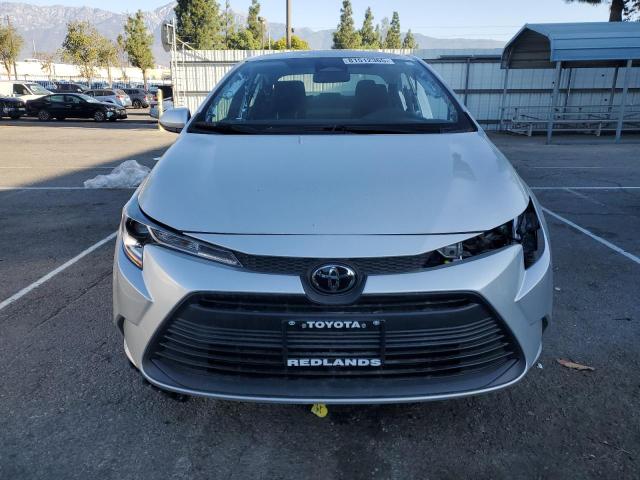 5YFB4MDE4SP260128 - 2025 TOYOTA COROLLA LE 银色 照片 5